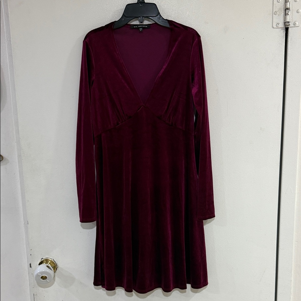 Luxurious Long Sleeve Velvet Dress in Deep Burgundy
